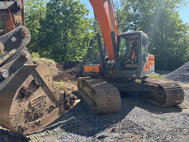 Image of Doosan DX300LC-5 equipment image 1