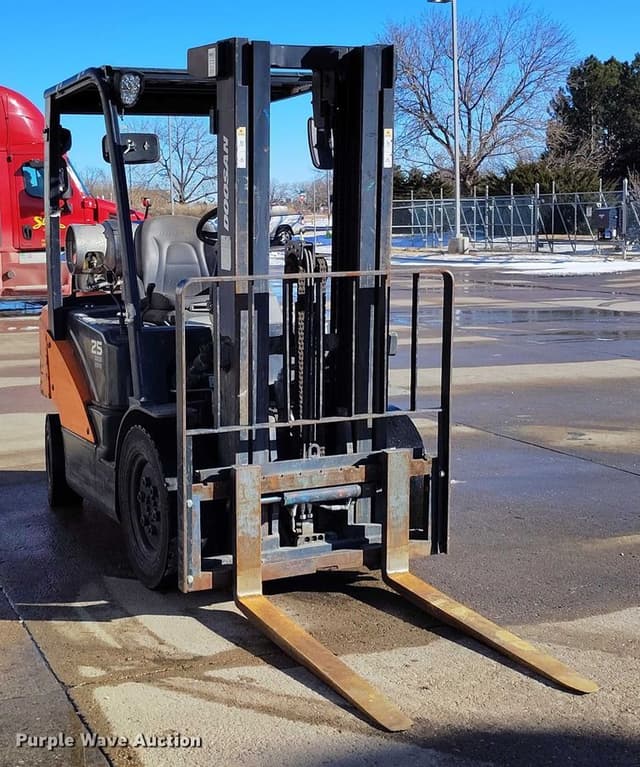 Image of  Doosan 25 equipment image 2