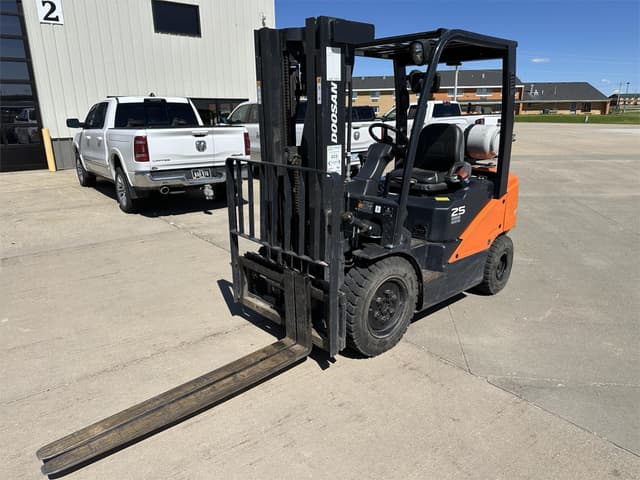 Image of Doosan G25N-7 equipment image 1