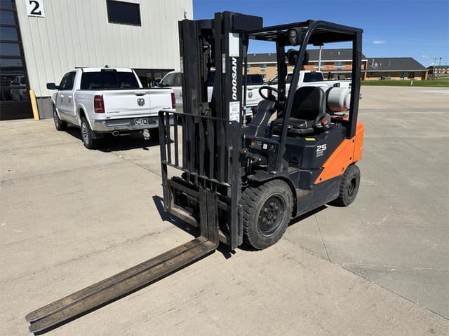 Image of  Doosan G25N-7 equipment image 1