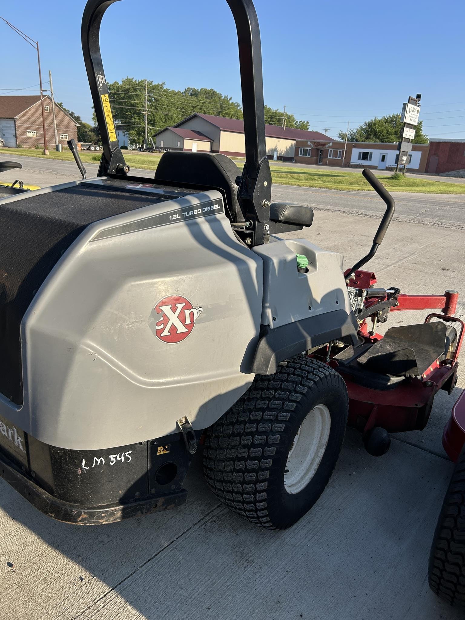 2018 Exmark LZS80TDYM724W0 Equipment Image0