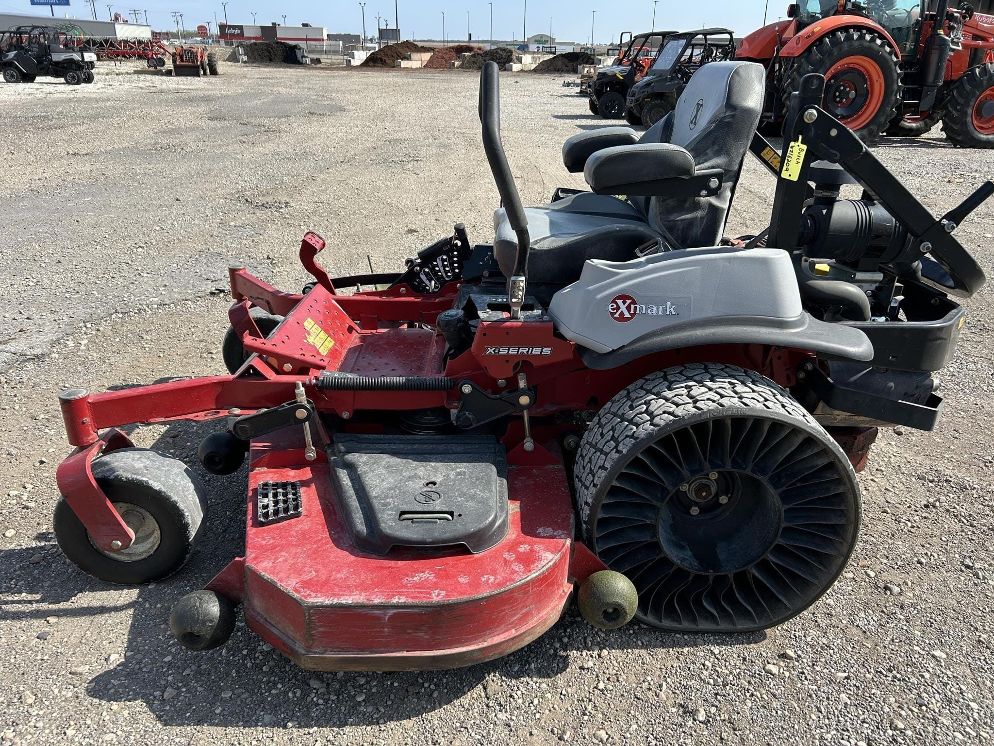 2018 Exmark LZX980EKC726W0 Equipment Image0