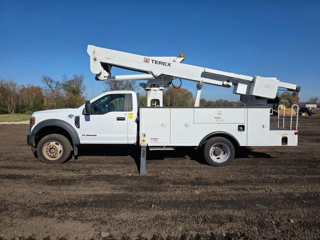 Image of Ford F-550 equipment image 3