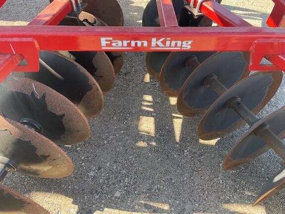 Image of Farm King Y805TD equipment image 1