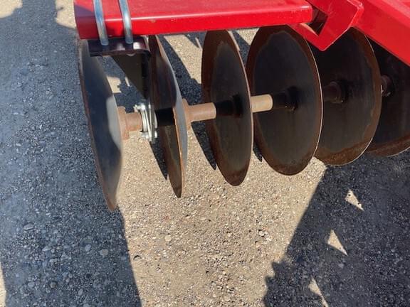 Image of Farm King Y805TD equipment image 3