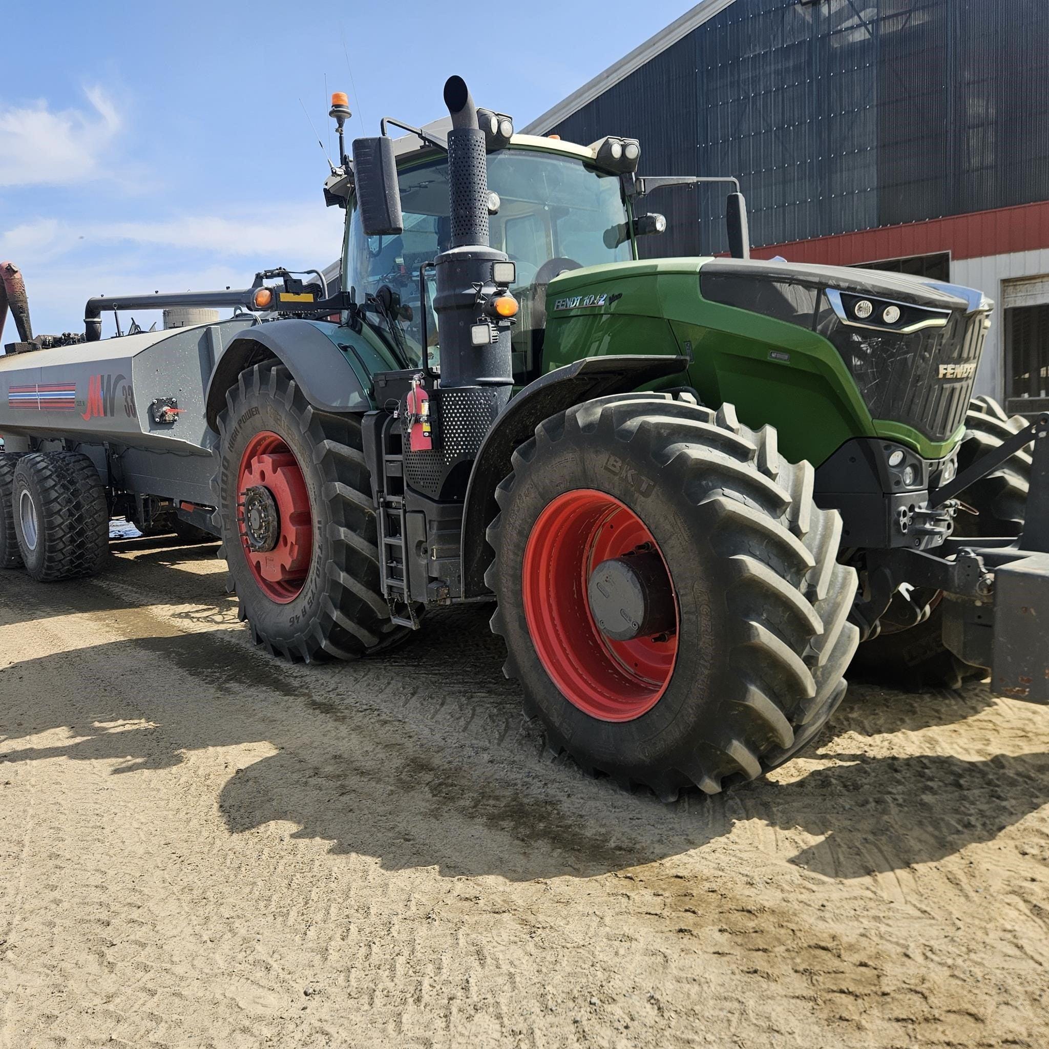2018 Fendt 1042 Vario Equipment Image0