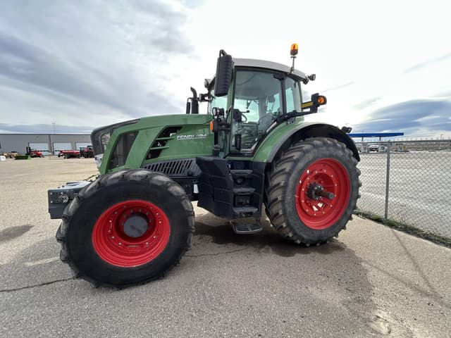 Image of Fendt 824 Vario equipment image 1