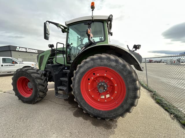 Image of Fendt 824 Vario equipment image 4