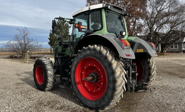 Image of Fendt 824 Vario equipment image 3