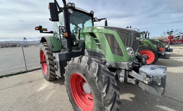 Image of Fendt 824 Vario equipment image 3