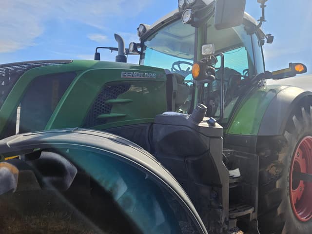 Image of Fendt 828 Vario equipment image 1