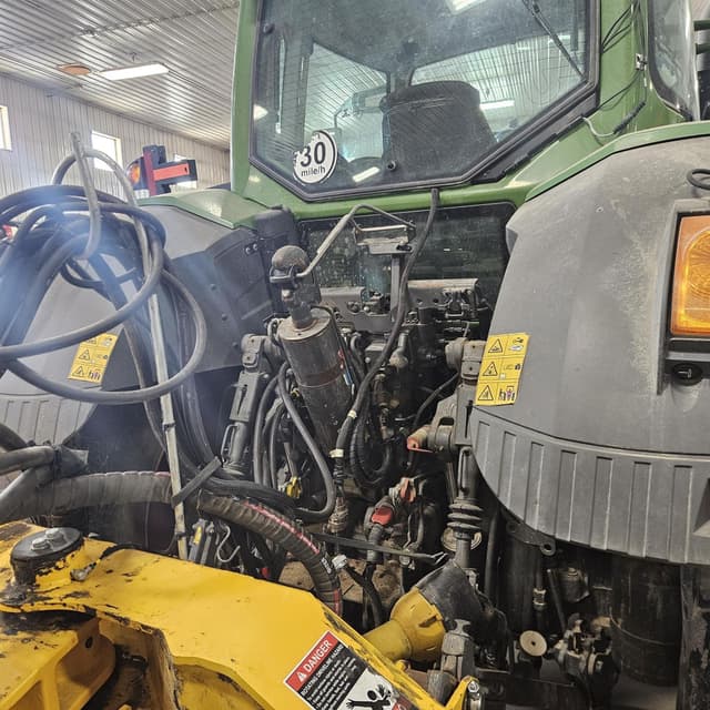 Image of Fendt 933 Vario equipment image 2