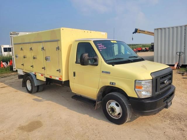 Image of Ford E-450 equipment image 3