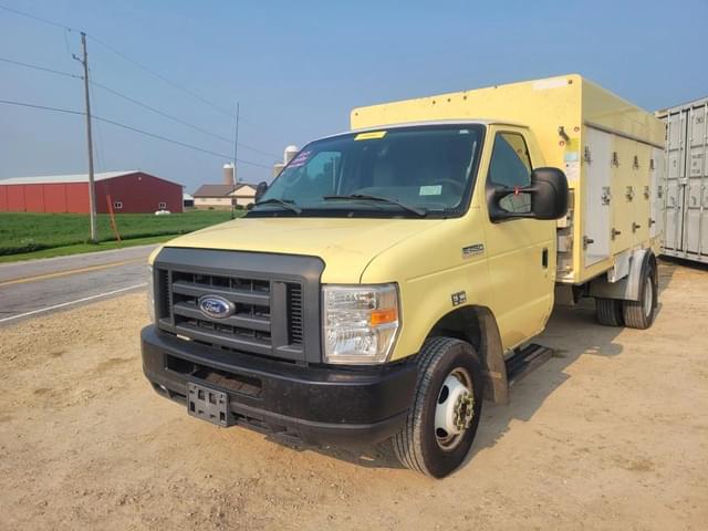 Image of Ford E-450 equipment image 1