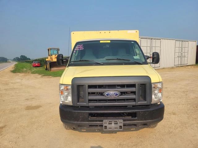 Image of Ford E-450 equipment image 2