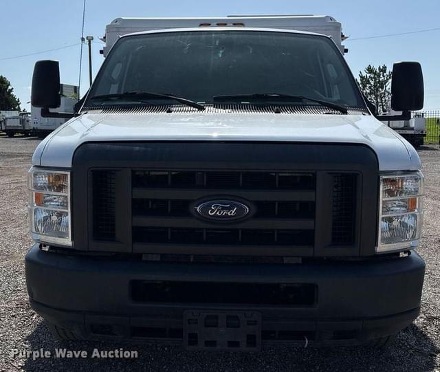 Image of Ford E-450 equipment image 1