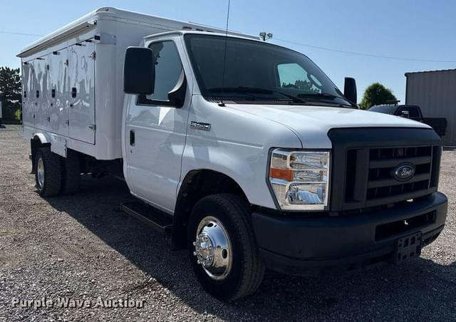 Image of Ford E-450 equipment image 2