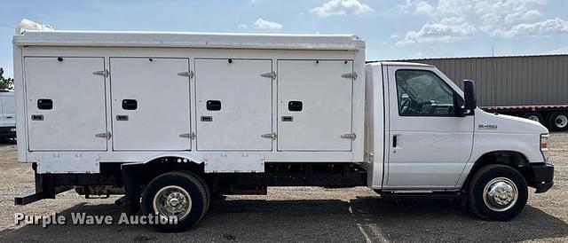 Image of Ford E-450 equipment image 3