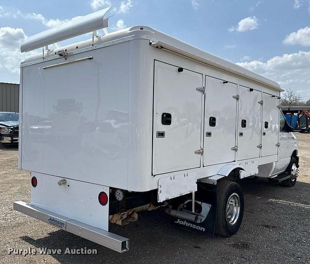 Image of Ford E-450 equipment image 4