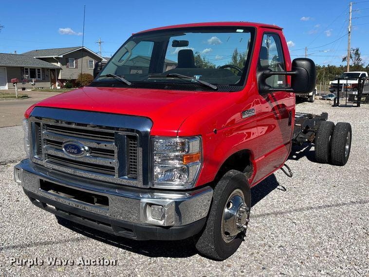 2018 Ford E-450 Equipment Image0