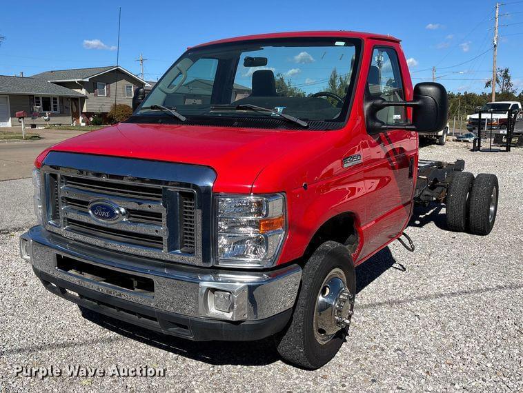 Image of Ford E-450 Primary image