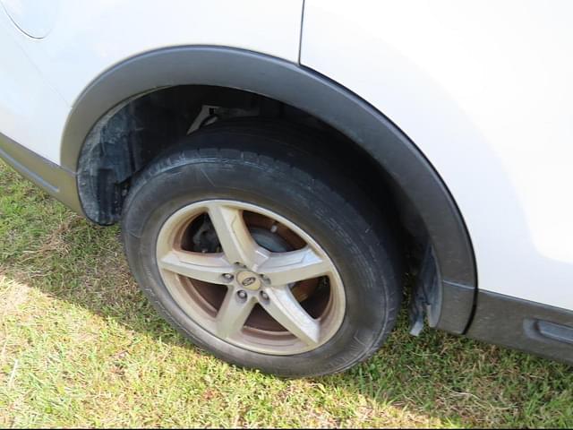 Image of Ford Explorer equipment image 3