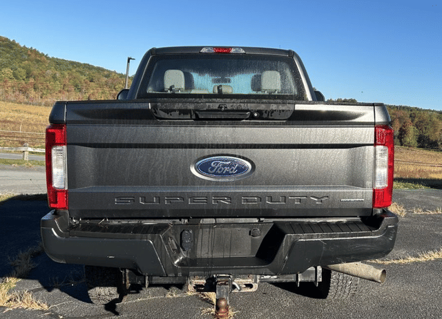 Image of Ford F-250 equipment image 3
