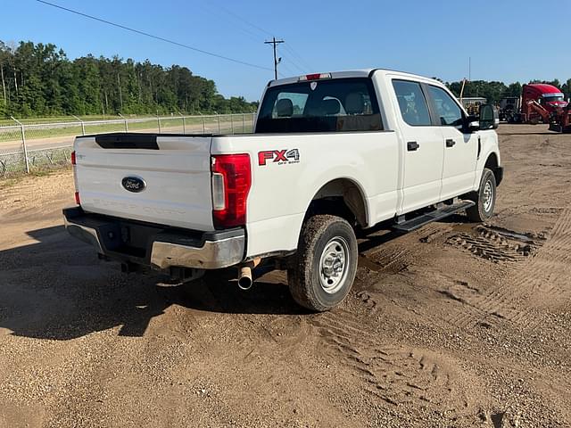 Image of Ford F-250 equipment image 4