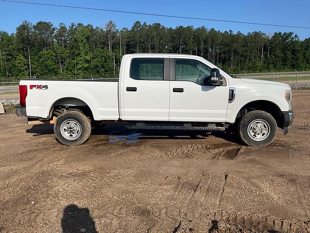 Image of Ford F-250 equipment image 3