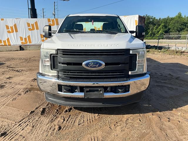 Image of Ford F-250 equipment image 1