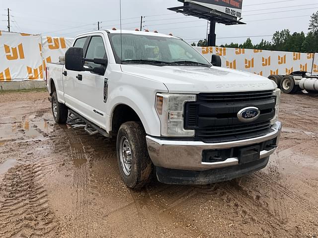 Image of Ford F-250 equipment image 2