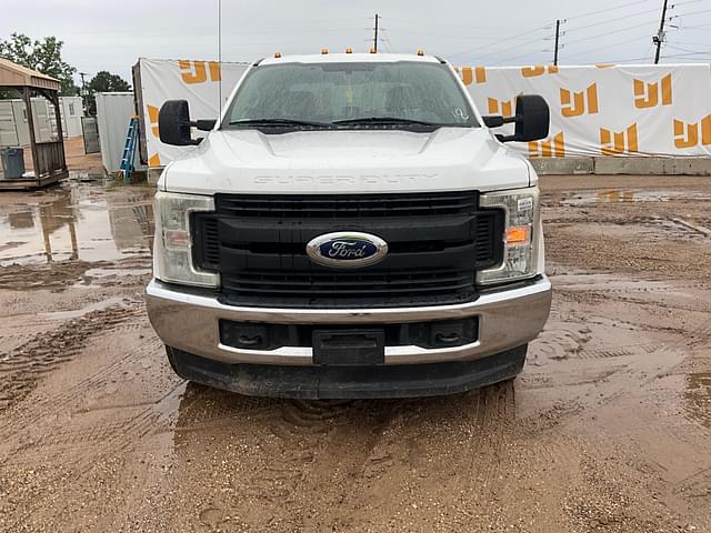 Image of Ford F-250 equipment image 1