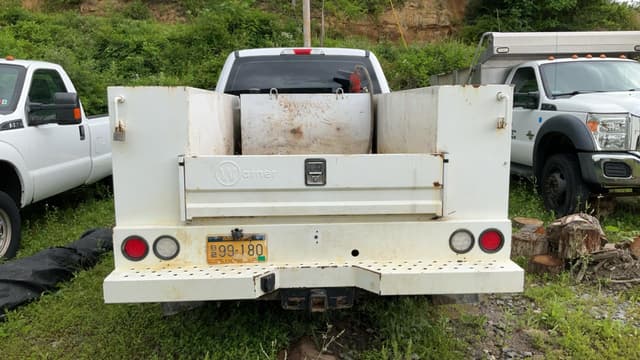 Image of Ford F-250 equipment image 3