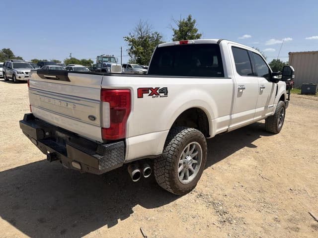 Image of Ford F-250 equipment image 4