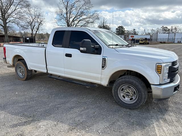 Image of Ford F-250 equipment image 4