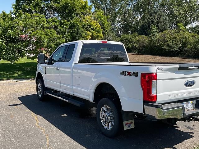 Image of Ford F-250 equipment image 1