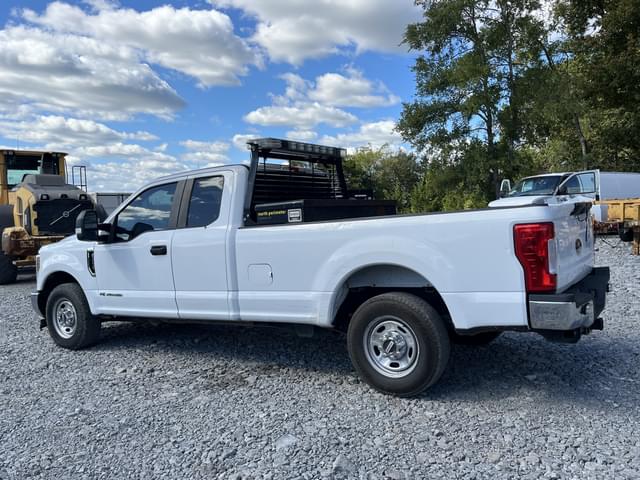 Image of Ford F-250 equipment image 2