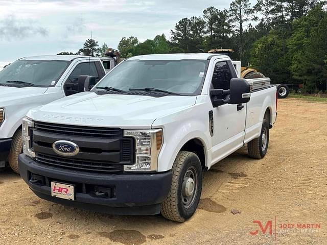 Image of Ford F-250 equipment image 3