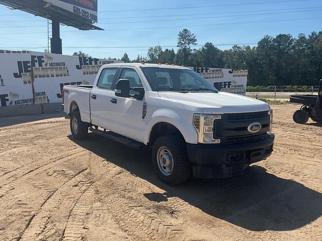 Image of Ford F-250 equipment image 2