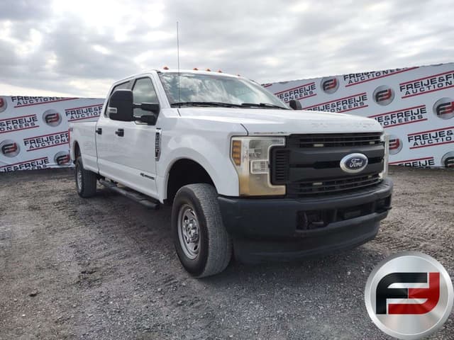 Image of Ford F-250 equipment image 2