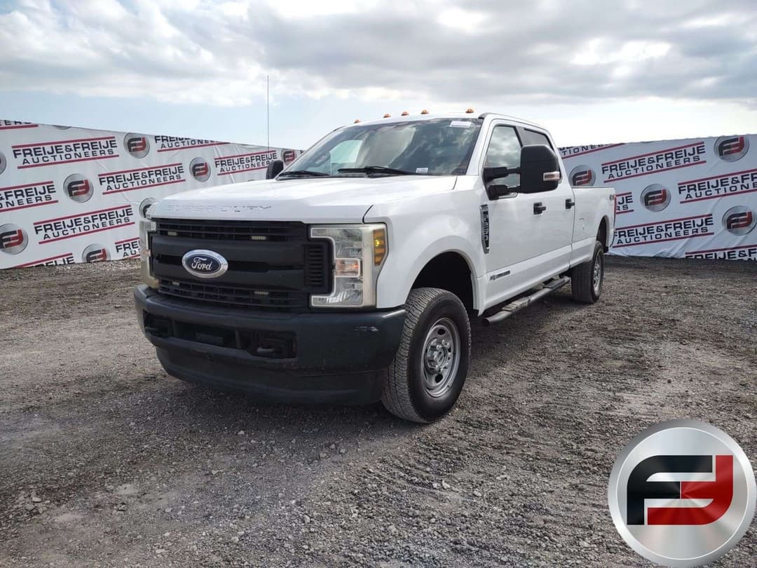 Image of Ford F-250 Primary image