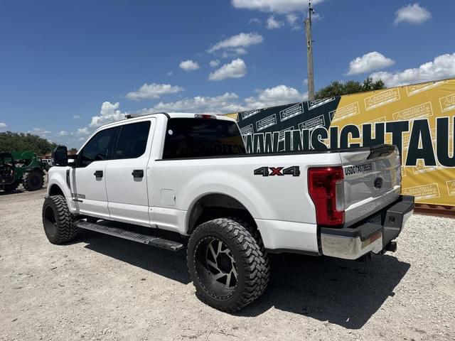 Image of Ford F-250 equipment image 1