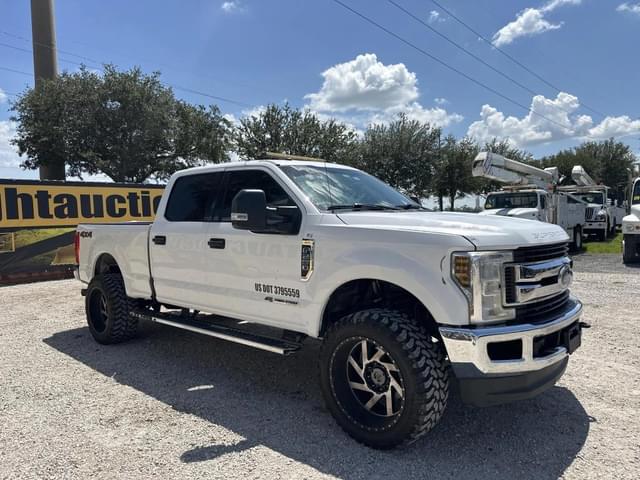 Image of Ford F-250 equipment image 3