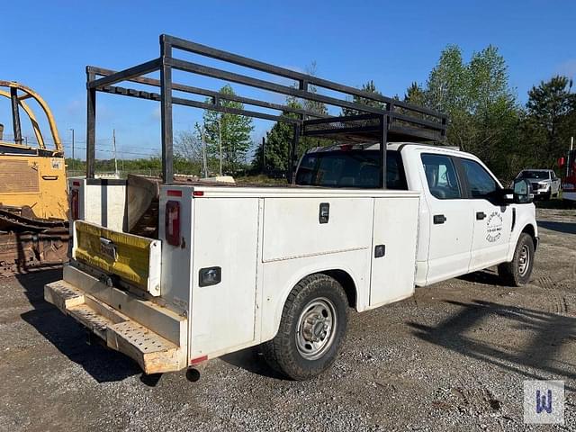 Image of Ford F-250 equipment image 3