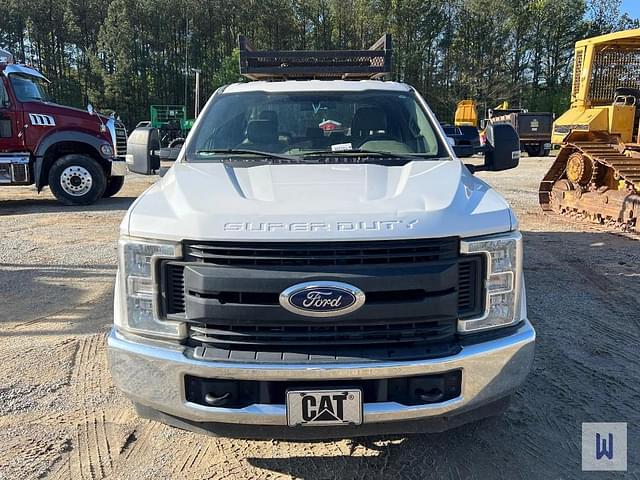 Image of Ford F-250 equipment image 1