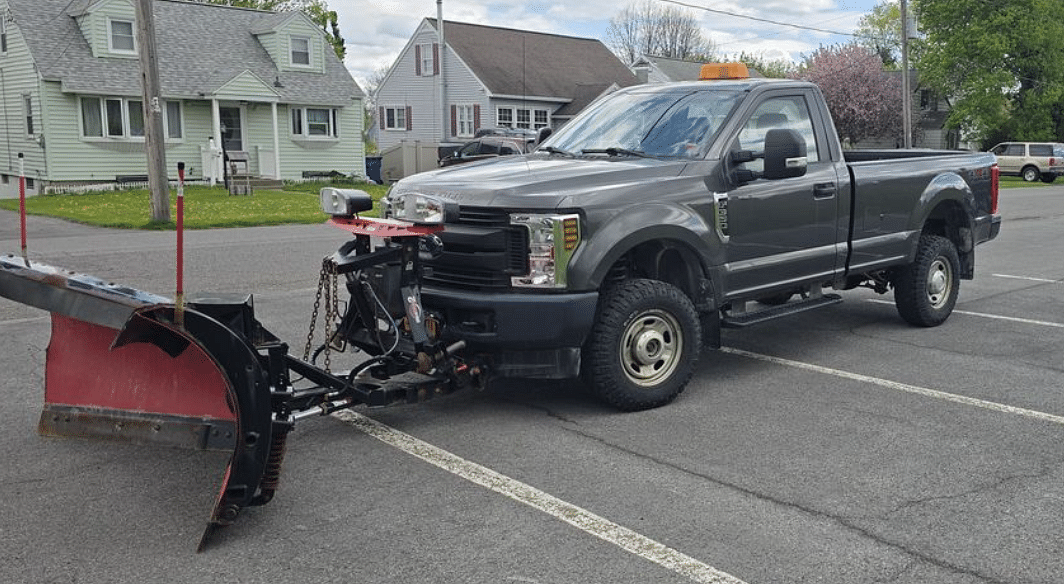 Image of Ford F-350 Primary image