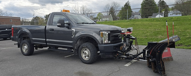 Image of Ford F-350 equipment image 4