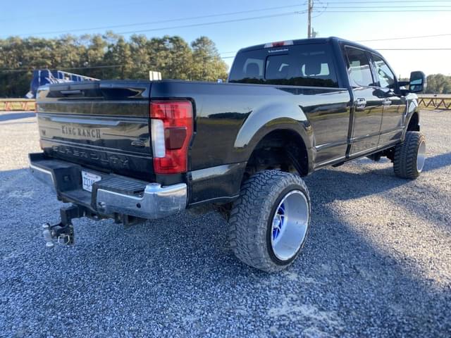 Image of Ford F-350 equipment image 4