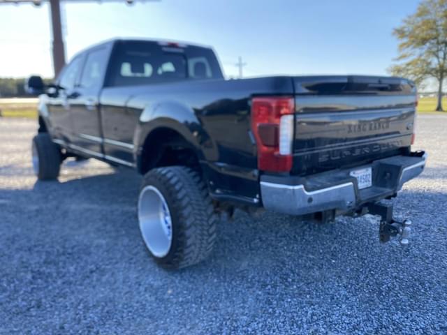 Image of Ford F-350 equipment image 2