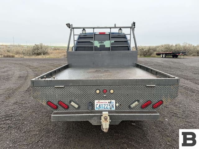 Image of Ford F-350 equipment image 3